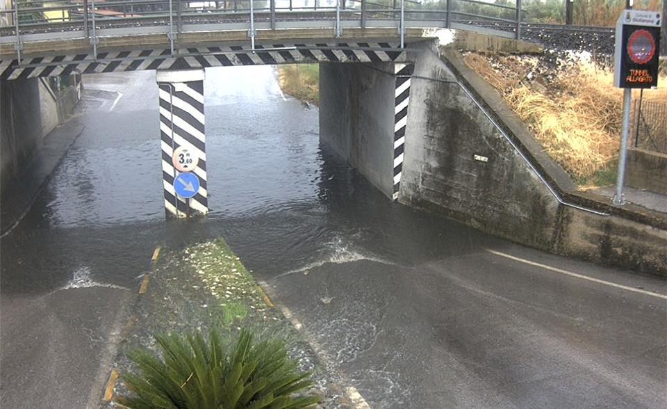Alerts for flooded underpasses